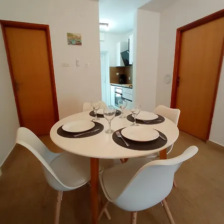 Komin * Pakoštane
